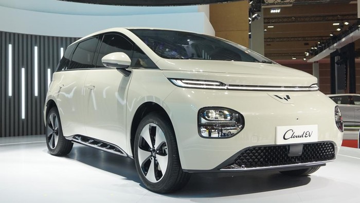 Wuling Cloud EV Jadi Mobil Listrik Terlaris April 2024