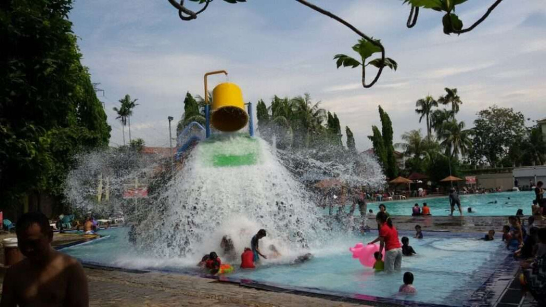 Segernya Mandi Seharian di Kolam Renang Arcici, Wahana Air Terbaik di Jantung Kota Jakarta