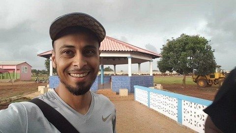 Setelah Divonis Kanker, Miliarder Muslim Asal Australia Donasikan Seluruh Hartanya untuk Fakir Miskin