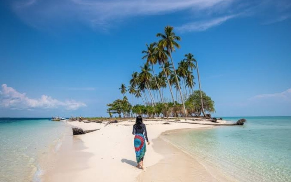 Pulau 'Spongebob' yang Menakjubkan di Kaltim Ini Pasirnya Putih, Karangnya Benar-benar Mirip dalam Film Kartun!