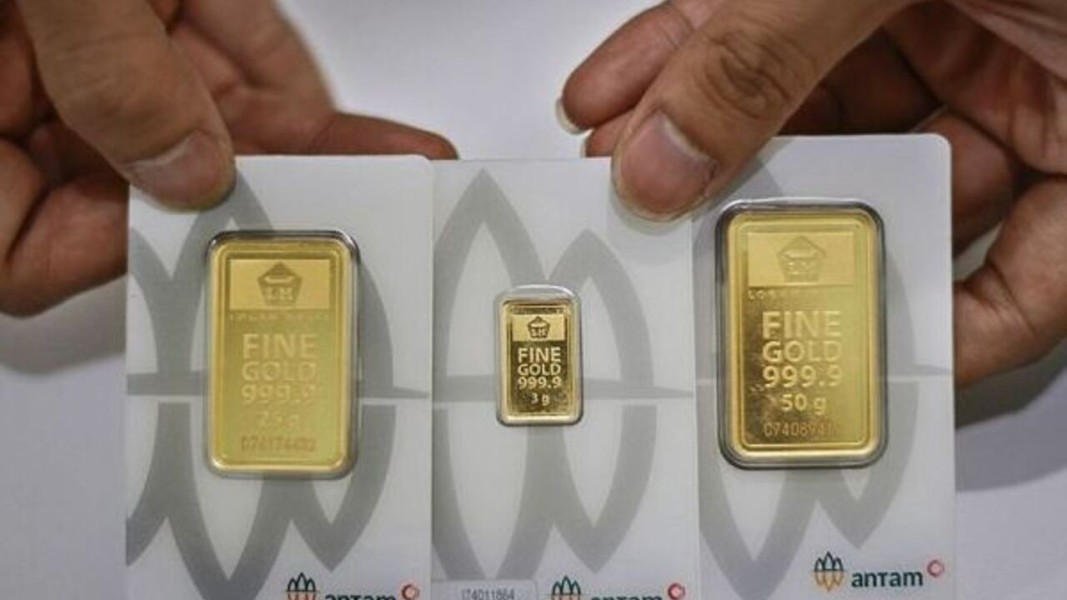 Harga Emas Logam Mulia Antam Ambruk, Terendah Sejak Maret 2025