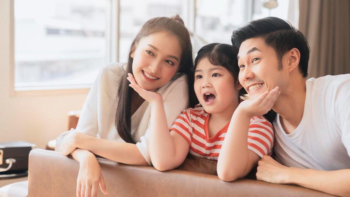 Karena Anak adalah Peniru Ulung, Yuk Biasakan Melakukan 8 Hal Positif Ini di Depan Anak