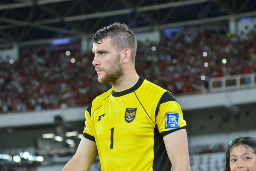 Ajax Amsterdam Siapkan Kontrak 3,5 Tahun untuk Kiper Timnas Indonesia Maarten Paes