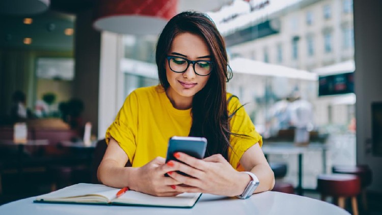 Bingung Bikin Status Hari Ini? Tenang, Ini 25 Kalimat Menyentuh Berbahasa Inggris yang Mantul untuk Caption Medsos Kamu!