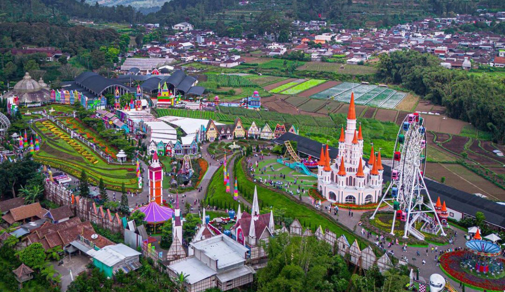 Florawisata Santerra Malang, Destinasi Wisata Instagrammable Ala Negeri Dongeng