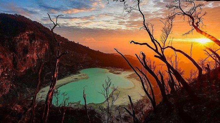 Ingin Berburu Sunrise di Kota Bandung? Kawah Putih Ciwedey Tempatnya!
