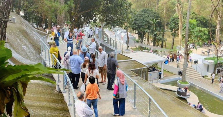 HeHa Waterfall Bogor: Yuk Merasakan Serunya Hantaman Air Terjun Buatan Terbesar di Indonesia