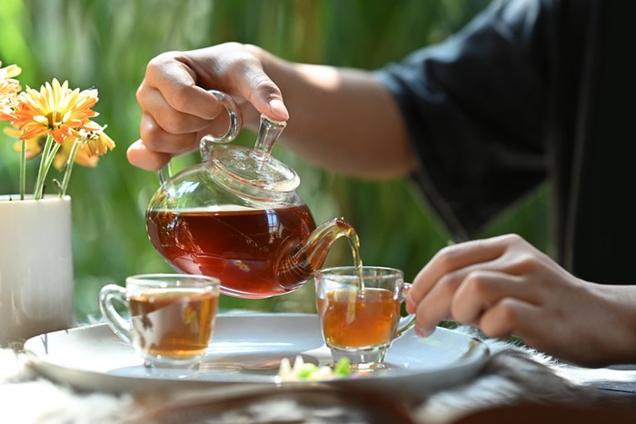 Coba Minum Teh Ditambah Garam Dikit, Dijamin Lebih Sehat dan Mak Nyuss Rasanya