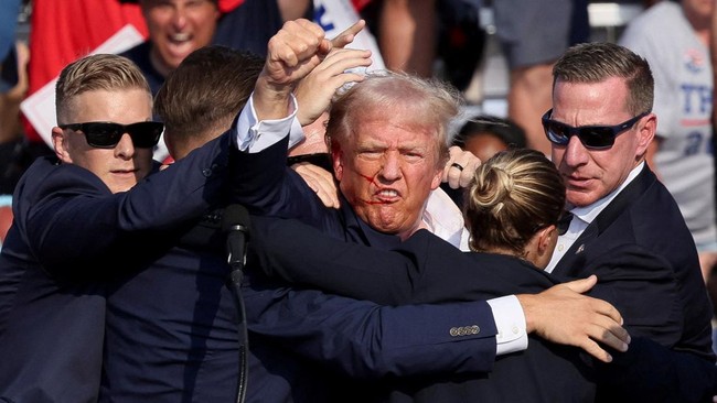 Paska Penembakan Donald Trump, Netizen Ramai-ramai Perang di Medsos