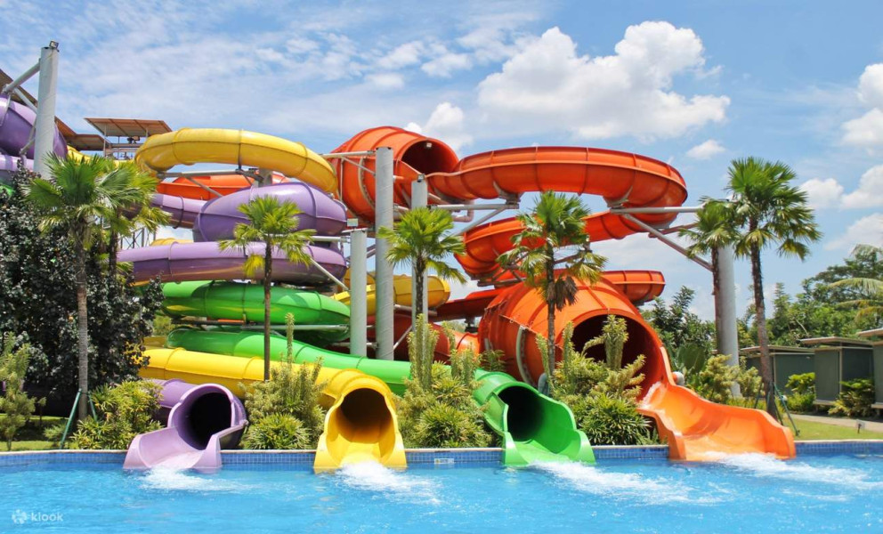 Columbus Waterpark Bekasi: Serunya Bermain Air dengan Suasana Kapal Laut Karibia
