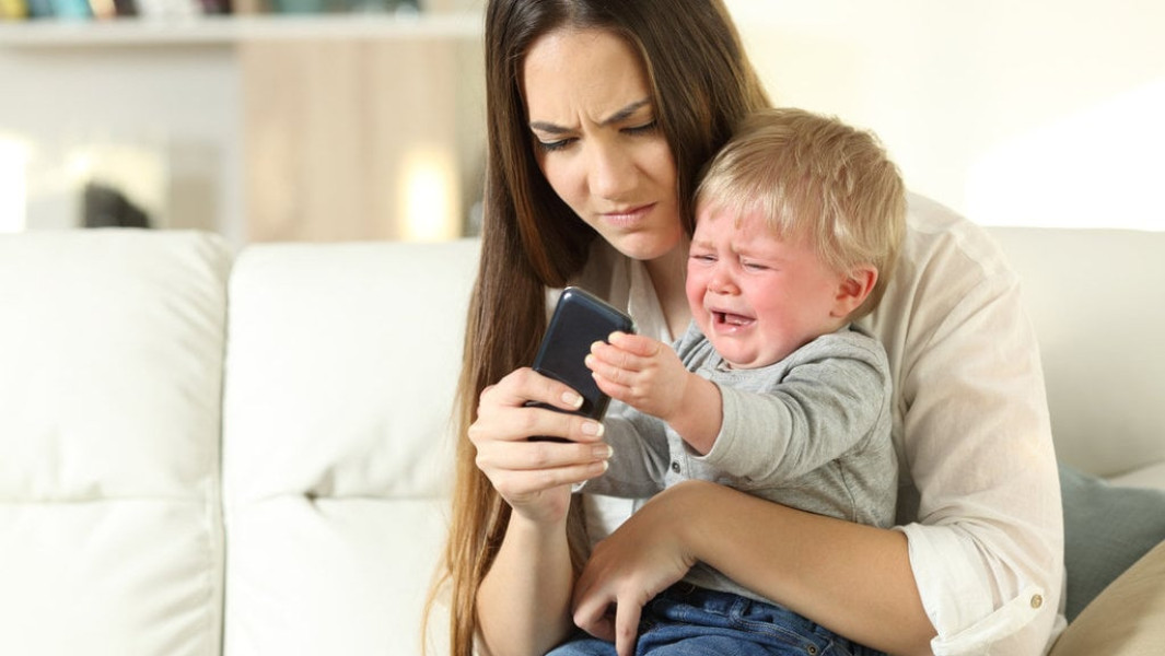 Bagaimana Cara Mengatasi Anak yang Kecanduan Gadget Tanpa Tantrum?
