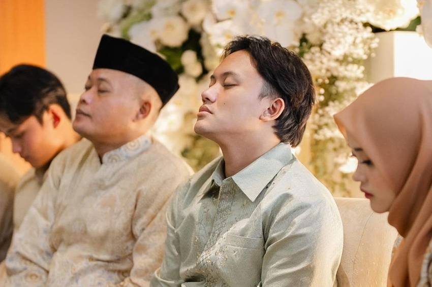 Sule Tak Kuasa Menahan Air Mata Jelang Prosesi Pernikahan Rizky Febian dan Mahalini