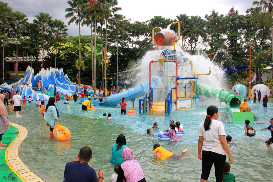Buruan Bawa Keluarga atau Teman Main Air di The Jungle Waterpark Bogor, Dijamin Seru!