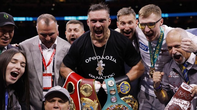Menang TKO Atas Dubois, Oleksandr Usyk Juara Dunia Kelas Berat Sejati
