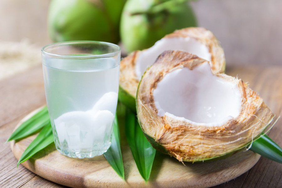 Berikut 10 Manfaat Air Kelapa untuk Kesehatan: Bisa Stabilkan Tekanan Darah hingga Kolesterol